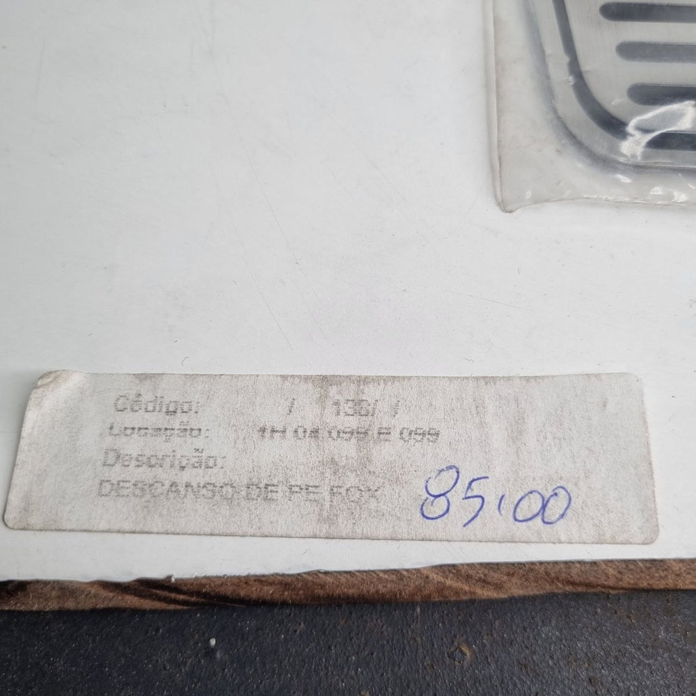 Descanso de Pé VW Fox 2003/2015 Novo