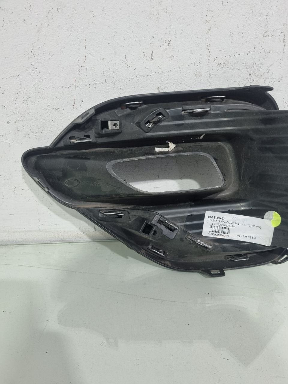 Moldura Farol de Milha Direito Fiat Pulse 2020/2023 Usado