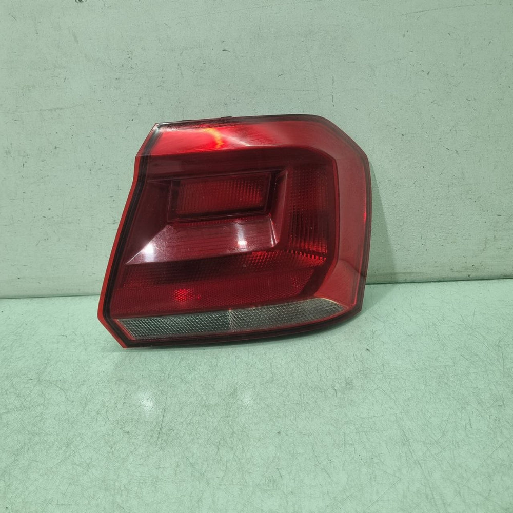 Lanterna direita Volkswagen Gol G7 2017/2022