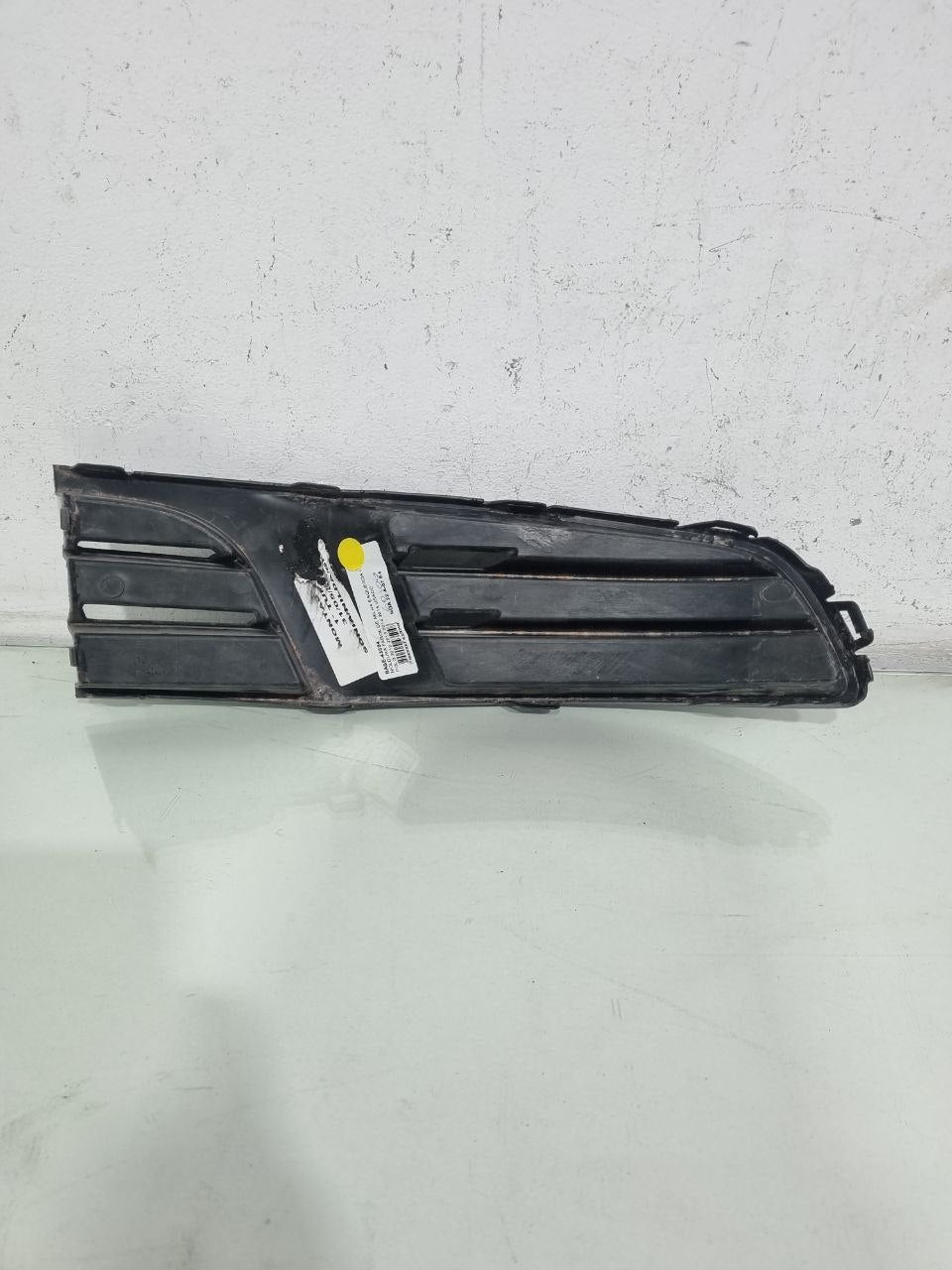 Moldura Farol de Milha Esquerda VW Polo 2012/2015 Usado