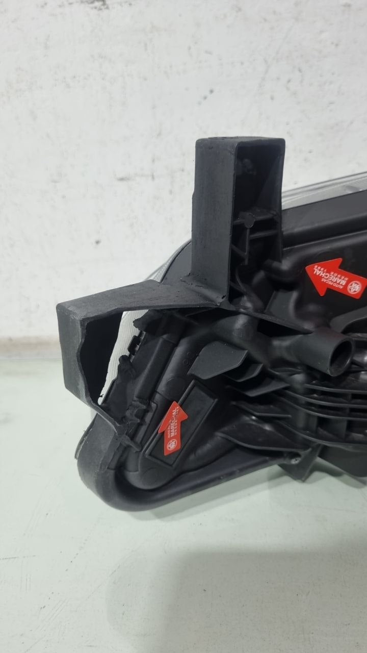 Farol Diant Dir Nissan Kicks 2021/2023 Usado