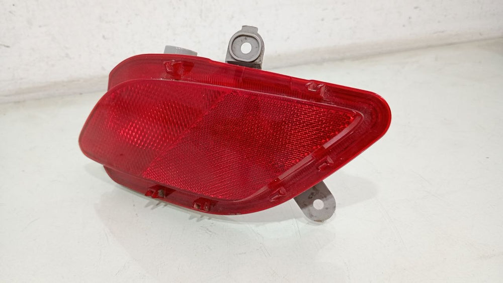 Lanterna Tras Neblina Esq Toyota Yaris 2018/2025