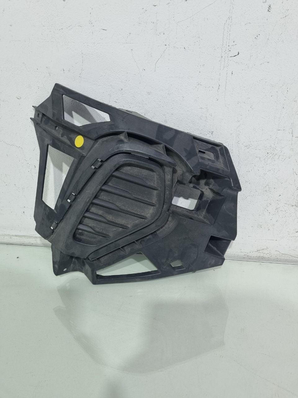 Moldura Farol de Milha Direita VW Nivus 2020/2021 Usado