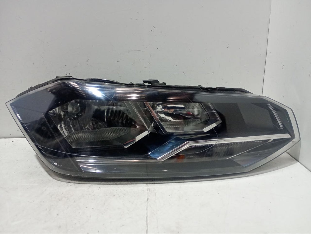 Farol lado direito polo 2017 a 2022