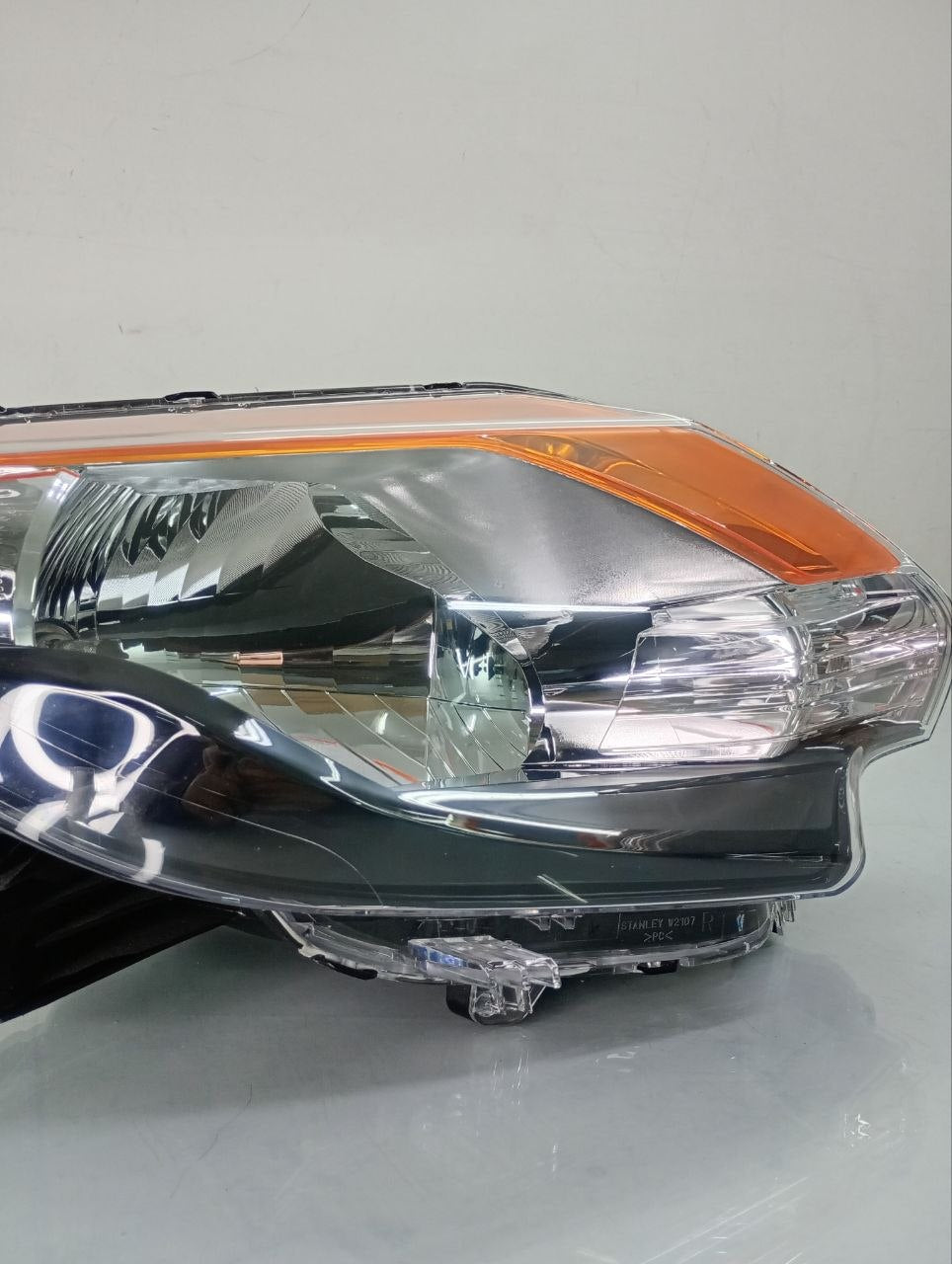Farol Masca Negra Dianteiro Dir. Mitsubishi L200/triton
