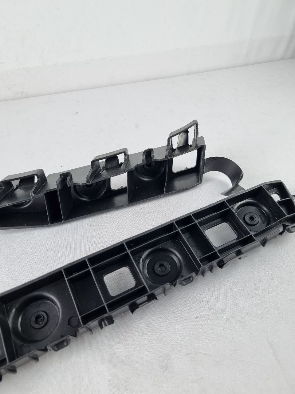 Suporte Guia Para-choque Tras Esq/Dir Chevrolet Prisma 2013/2016