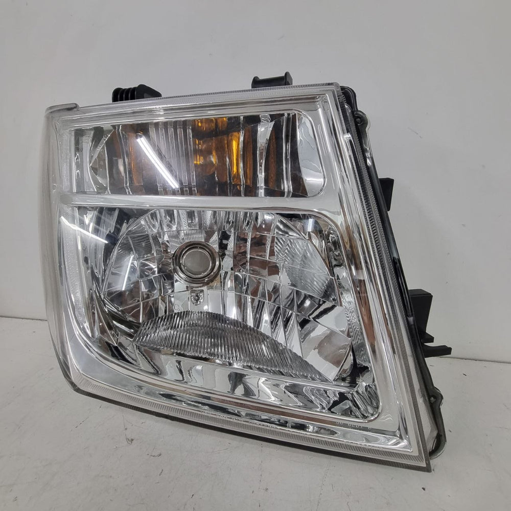 Farol Diant Dir Nissan Frontier 2008/2016