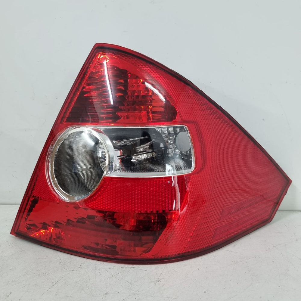 Lanterna Tras Dir Ford Fiesta Sedan 2004/2010