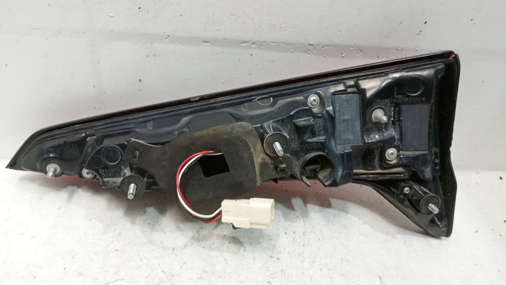 Lanterna Tras Tampa Esq Toyota Hilux SW4 2021/2025