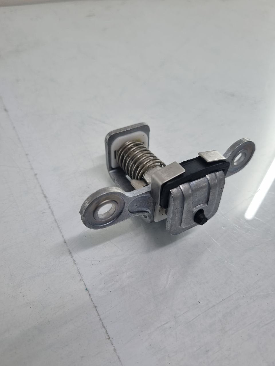 Fechadura Tampa Traseira Volkswagen Amarok Saveiro 2011/2021 Nova