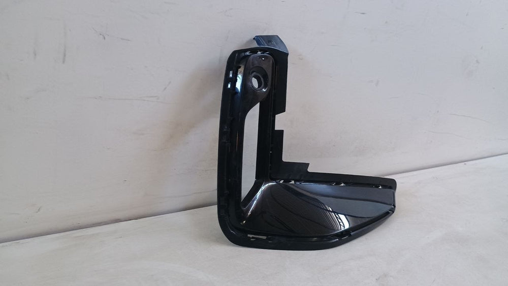 Grade Milha Esq Parachoque BMW 320i M Sport 2023/2026