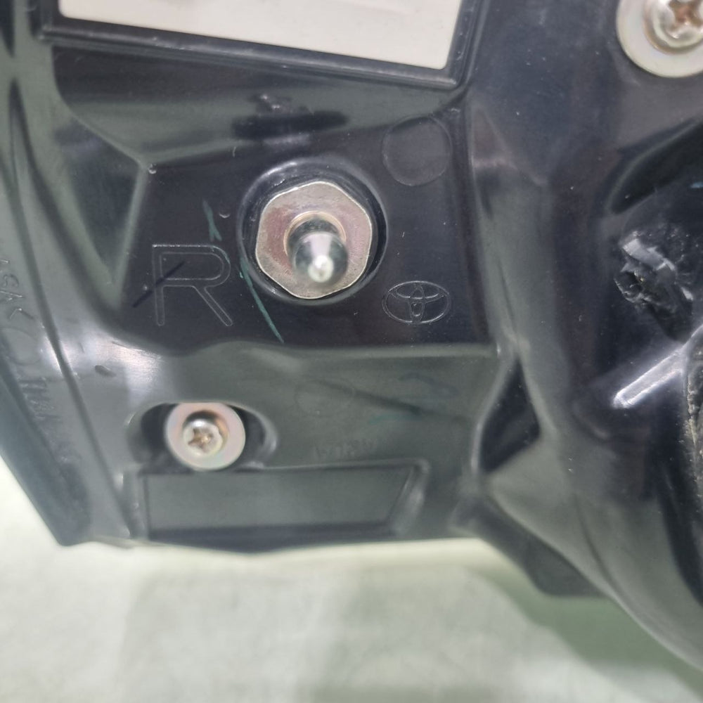 Lanterna Traseira Direita Toyota Corolla Cross 23/25