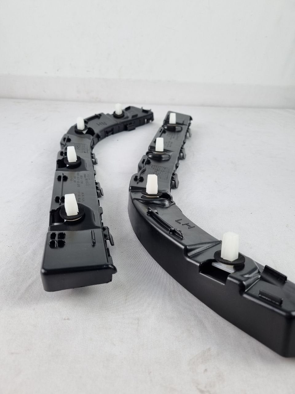 Par Guia Parachoque Tras Hyundai HB20 Sedan 2013/2019