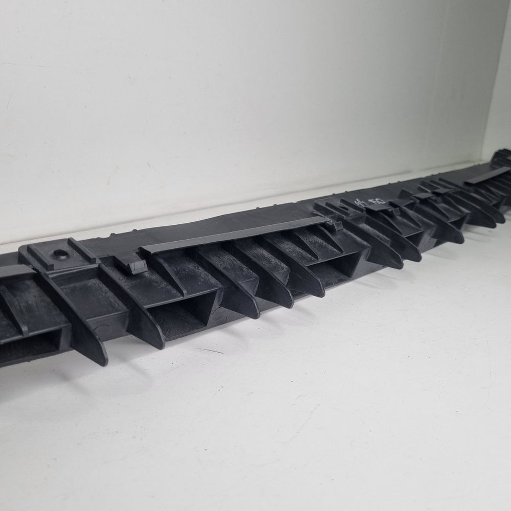 Suporte Guia Parachoque Traseiro Volkswagen Saveiro G5 G6 2010/2016 Novo