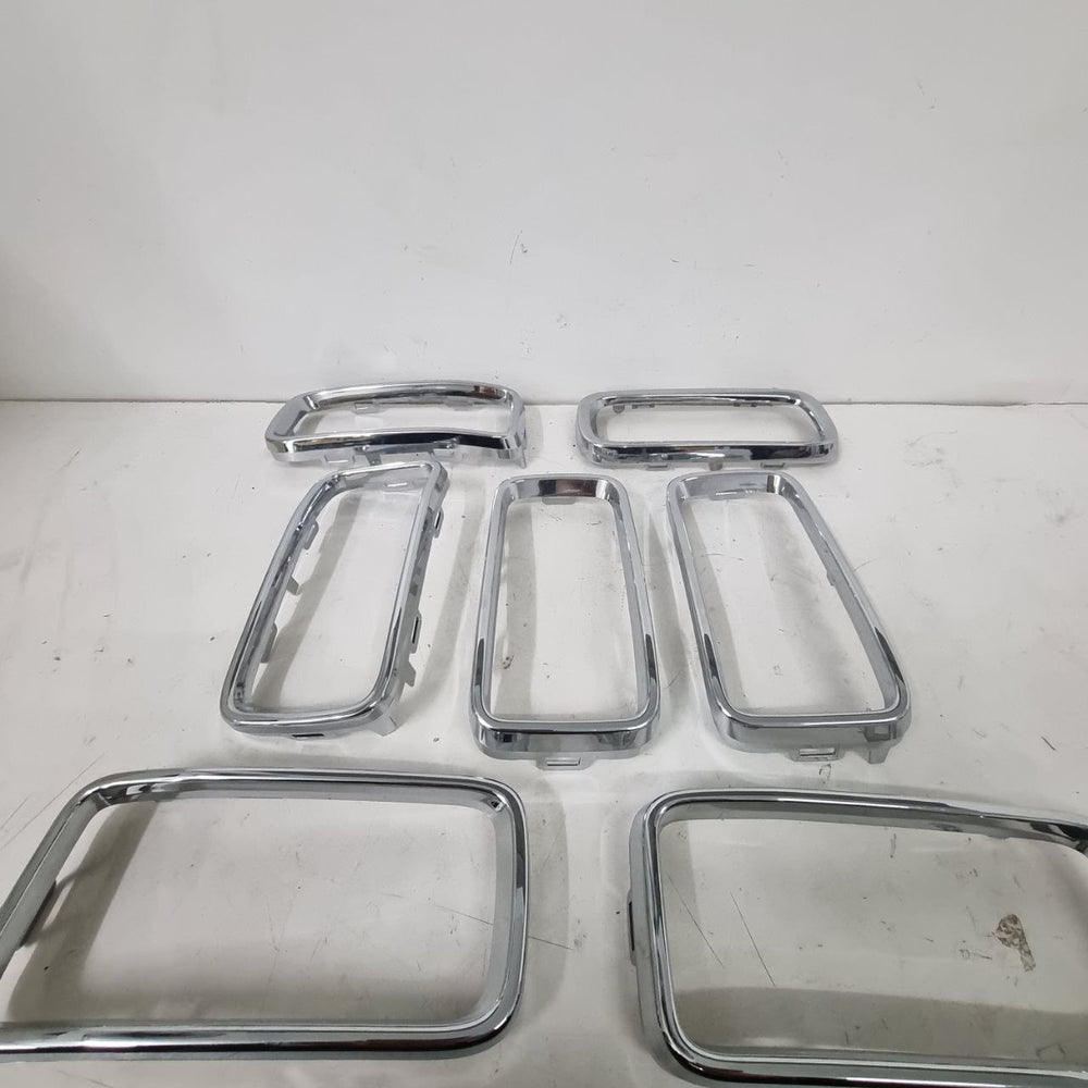 Kit Moldura Grade Diant Jeep Renegade 2015/2021