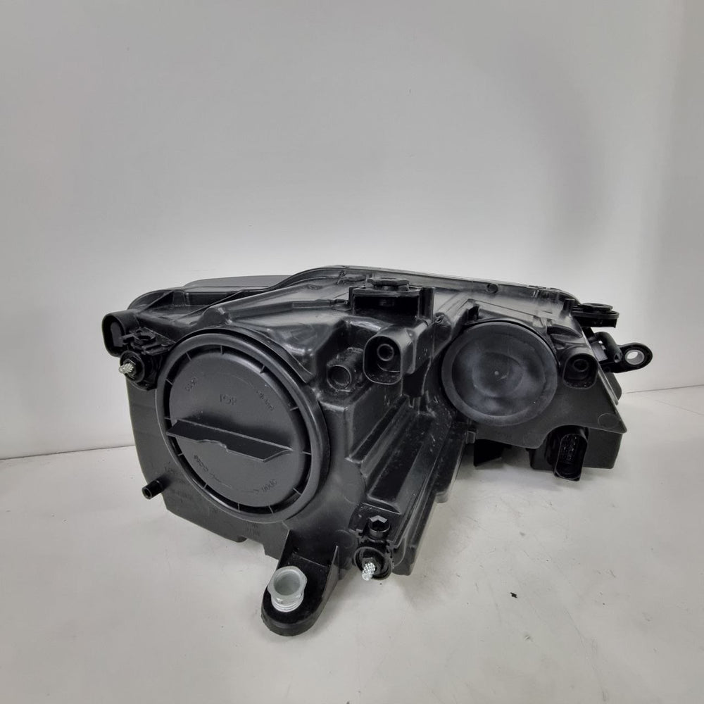 Farol lado esq sem léd jetta 2012 a 2016 novo