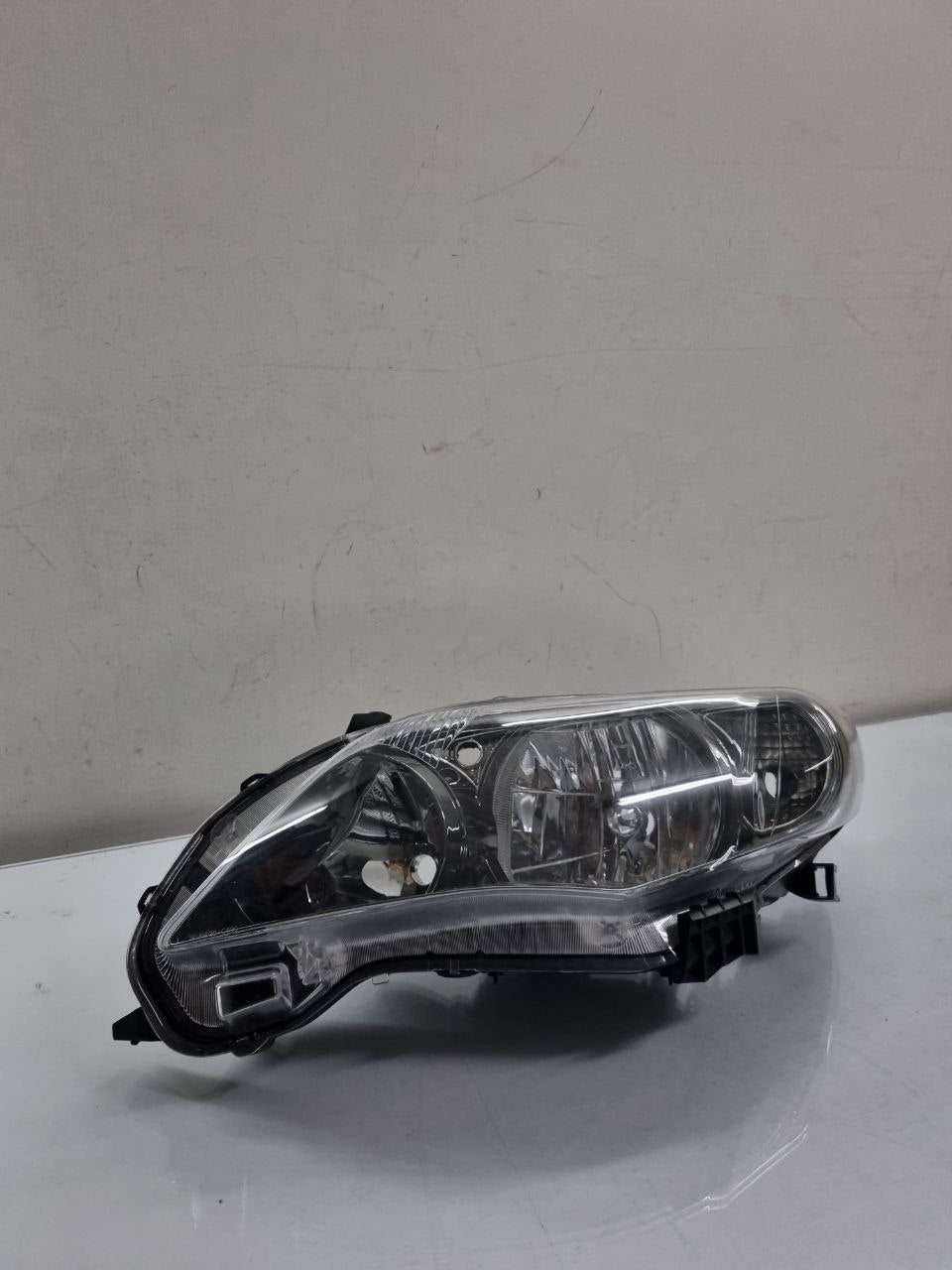Farol Esquerdo Corolla 2012/2014 Masc Negra TYC