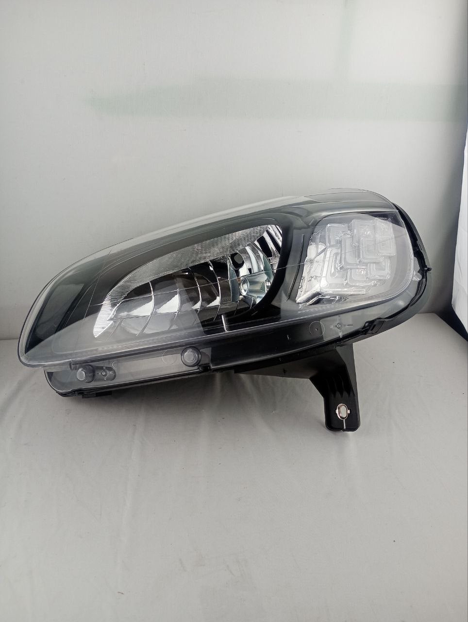 Farol Diant Esq Fiat Uno 2015/