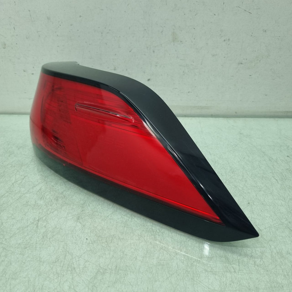 Lanterna Traseira Direita Toyota Corolla Cross 22/25