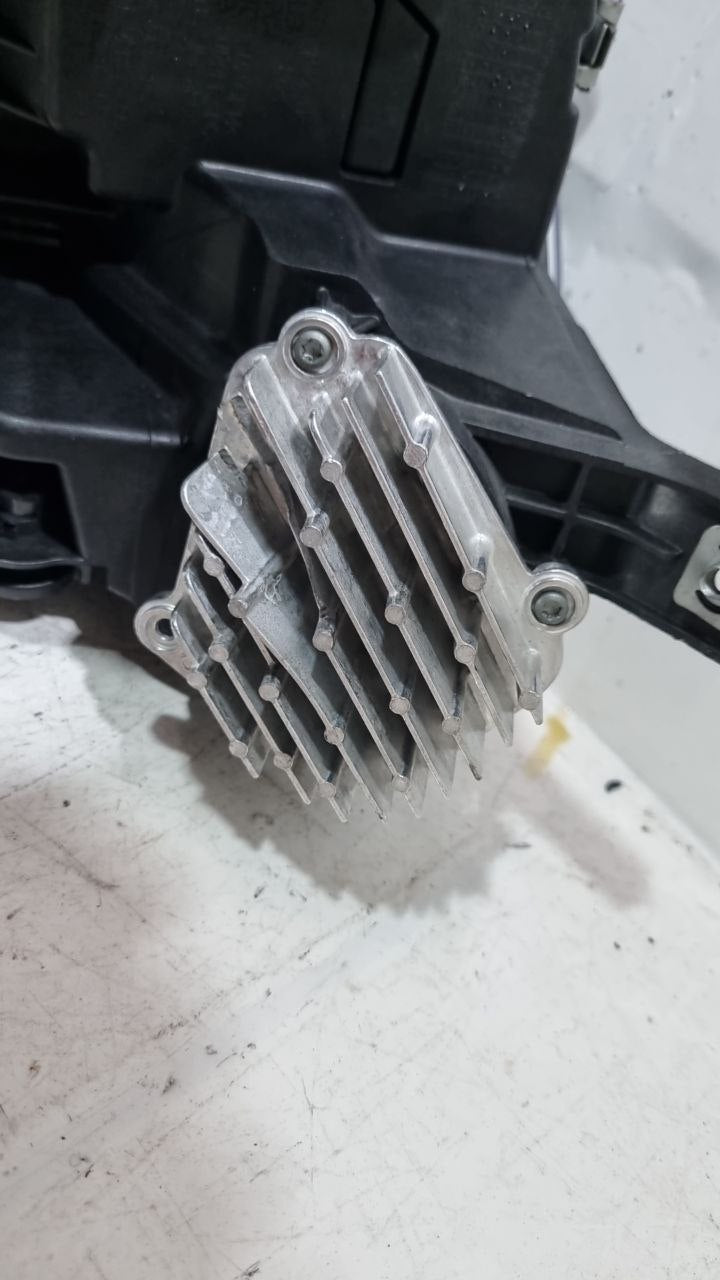 Farol lado esquerdo led Volkswagen nivus 2022 a 2025