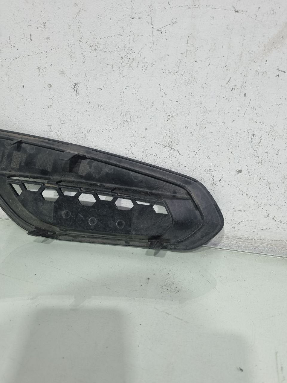 Moldura Farol de Milha Esquerda Volvo S60 2011/2013 Usado