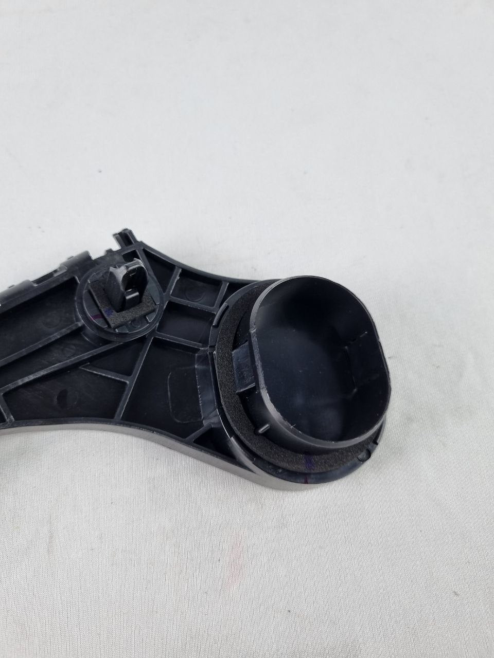 Suporte Guia Para-choque Tras Dir Toyota Etios Hatch 2012/2021