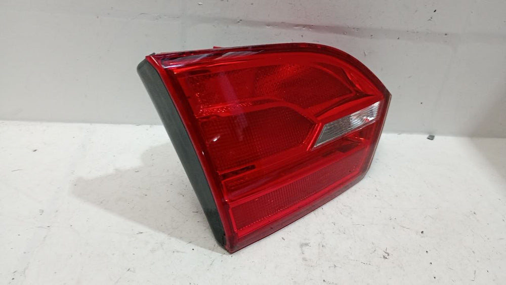 Lanterna Tras Esq Tampa Volkswagen Jetta 2011/2015