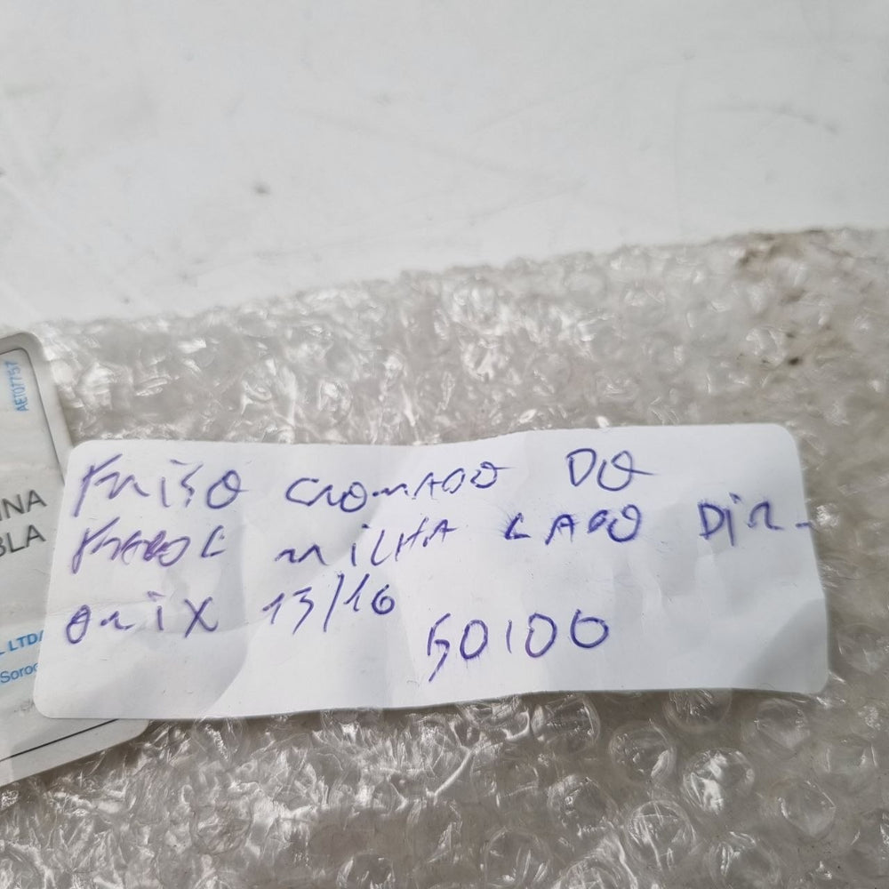 Friso Cromado Parachoque Dianteiro Direito Chevrolet Onix 2013/2016 Novo