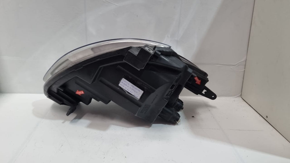 Farol Diant Esq Nissan March 2014/2020 Usado