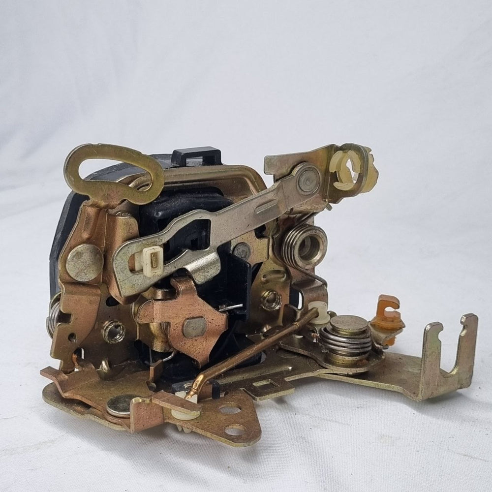 Fechadura Porta Traseira Direita Chevrolet Corsa 1997/2002 Usada