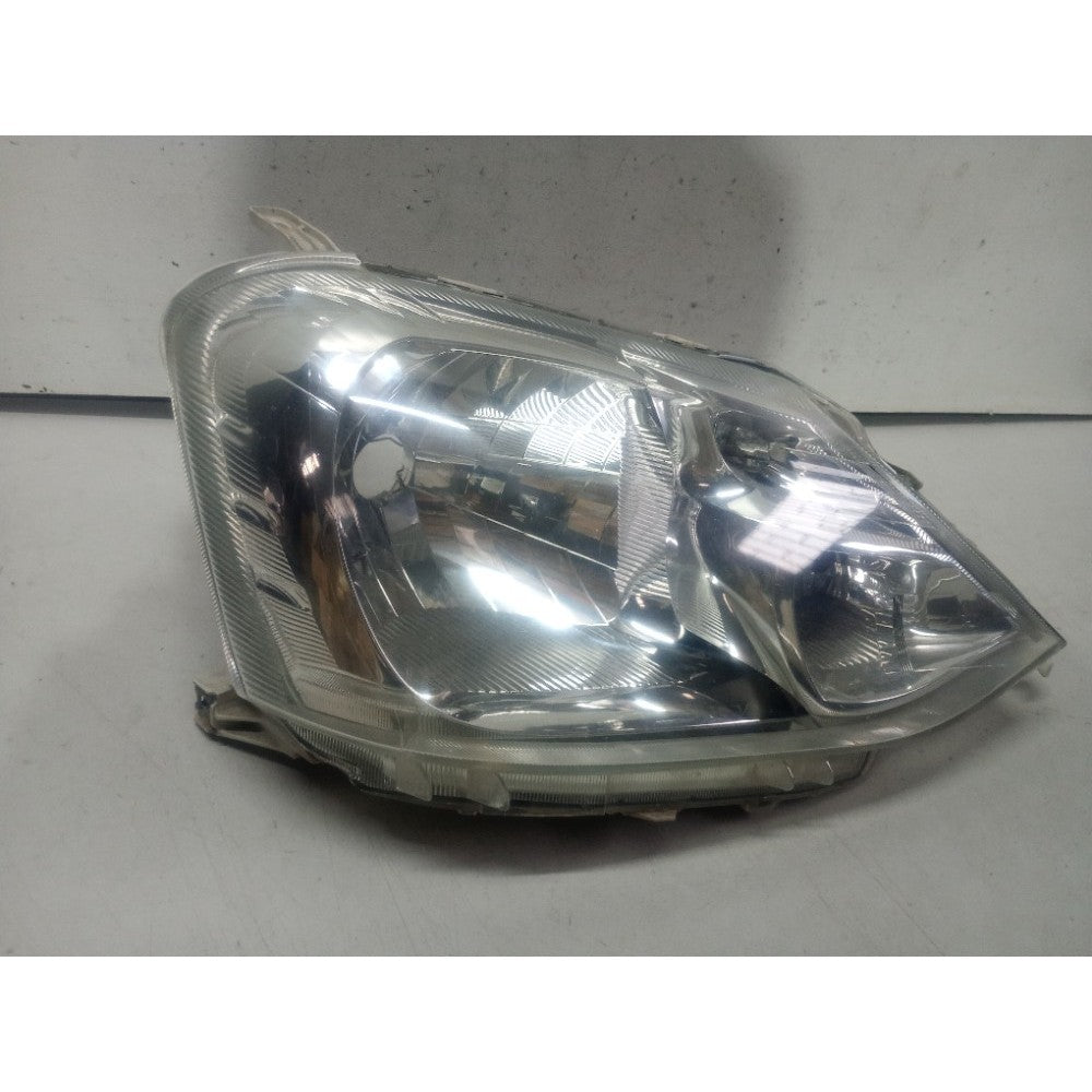 Farol Direito Toyota Etios 2013 / 2015 Recuperado