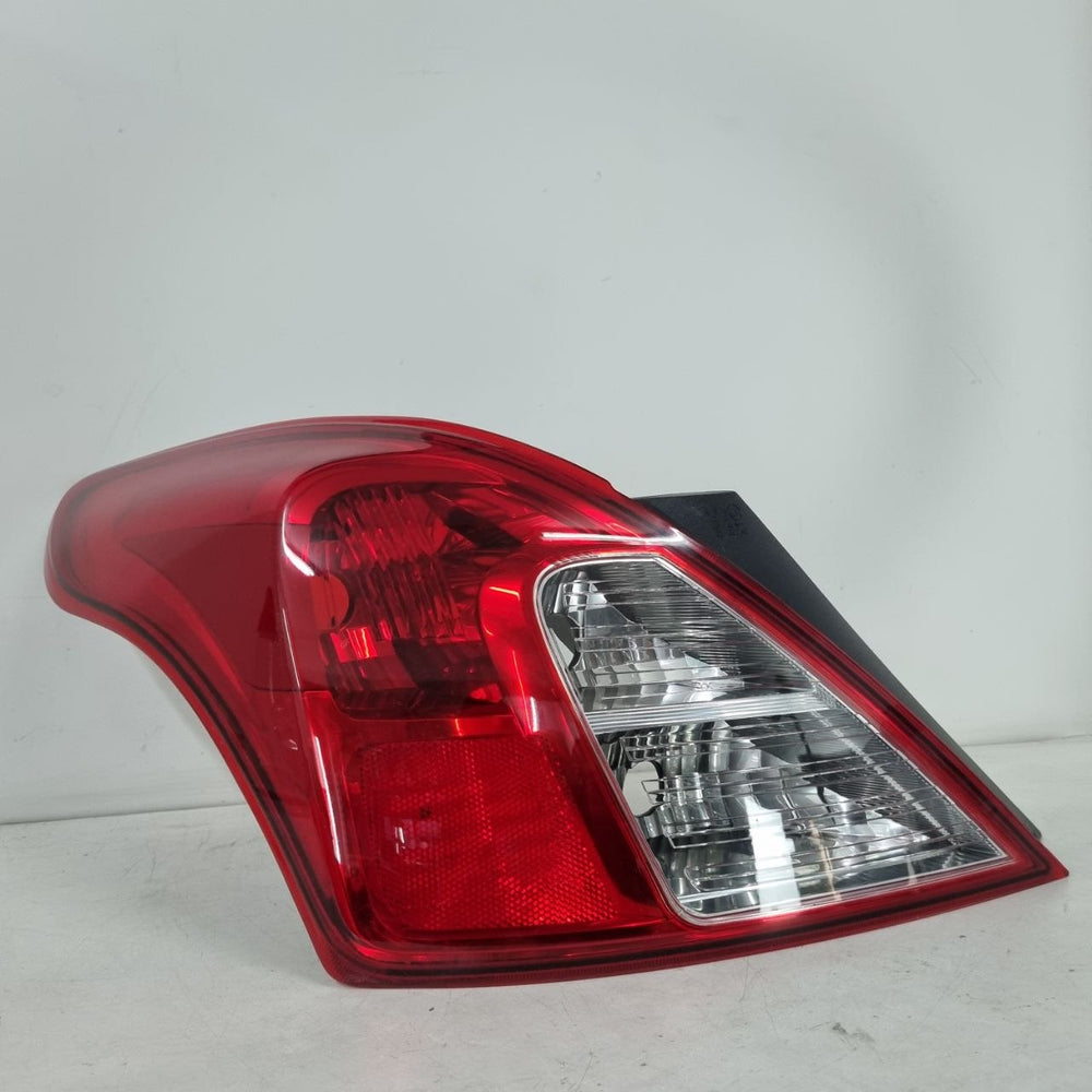 Lanterna Tras Esq Nissan Versa 2012/2016