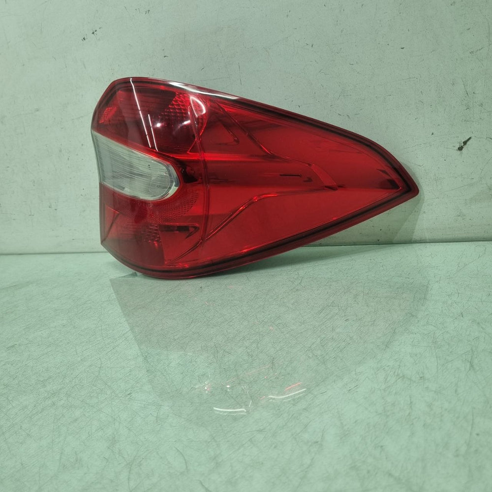 Lanterna Tras Dir Ford Ka Sedan 2015/2018