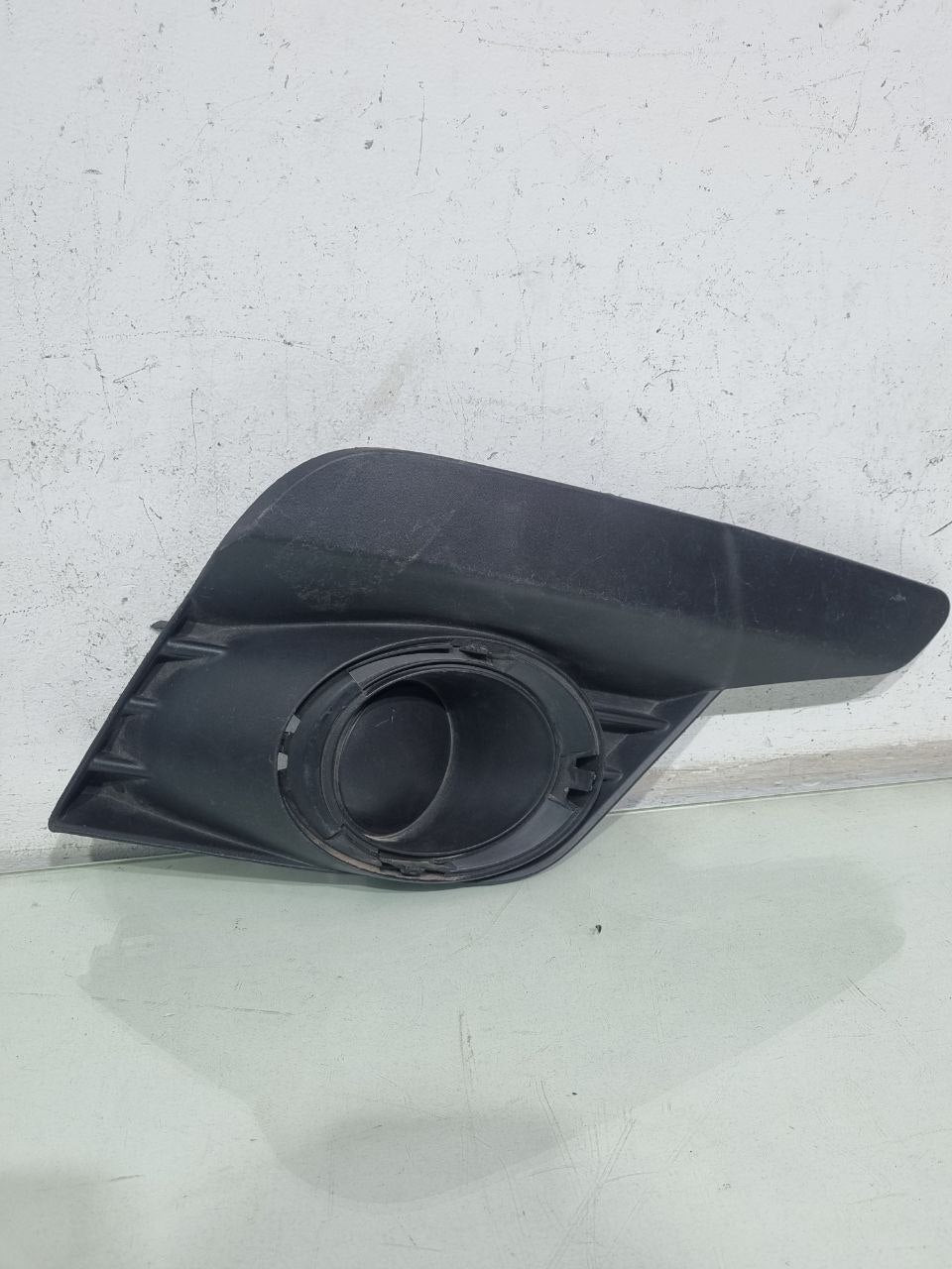 Moldura Farol de Milha Direita Renault Sandero 2019/2021 Usado