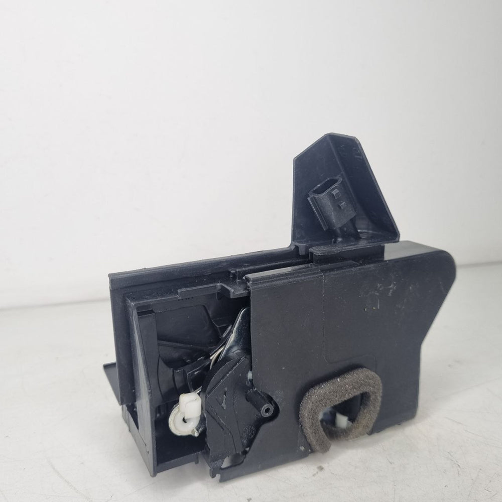 Fechadura Tras Volkswagen Gol/Voyage/Fox/Polo 2008/2022