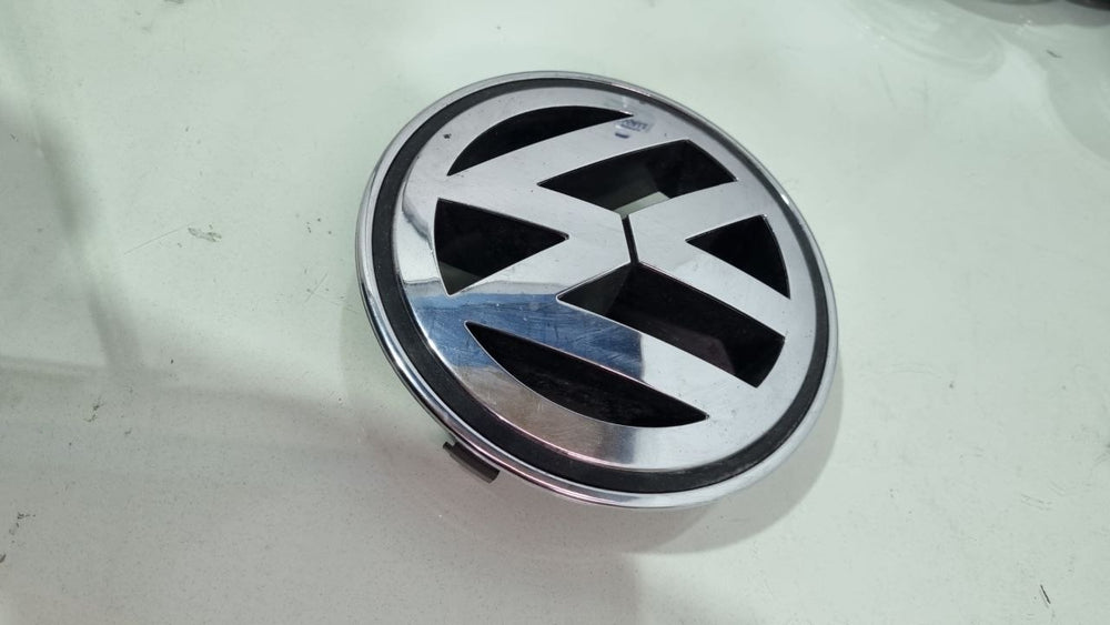 Emblema Diant Volkswagen Jetta Classico 2008/2013