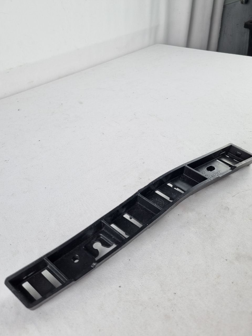 Suporte Guia Para-choque Tras Esq Fiat Palio 2012/2020