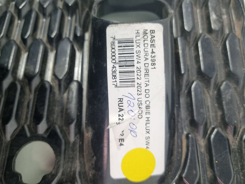 Moldura Cibié Dianteira Direita Toyota Hilux SW4 2022/2023 Usado