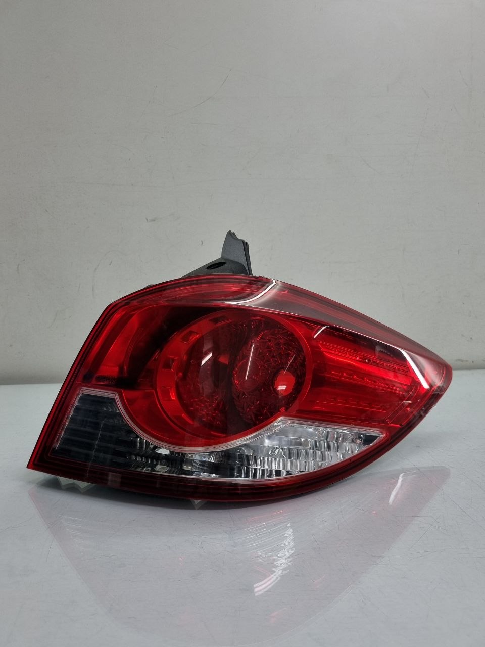 LANTERNA DIREITA CRUZE 2011/2015 HATCH ORIGINAL