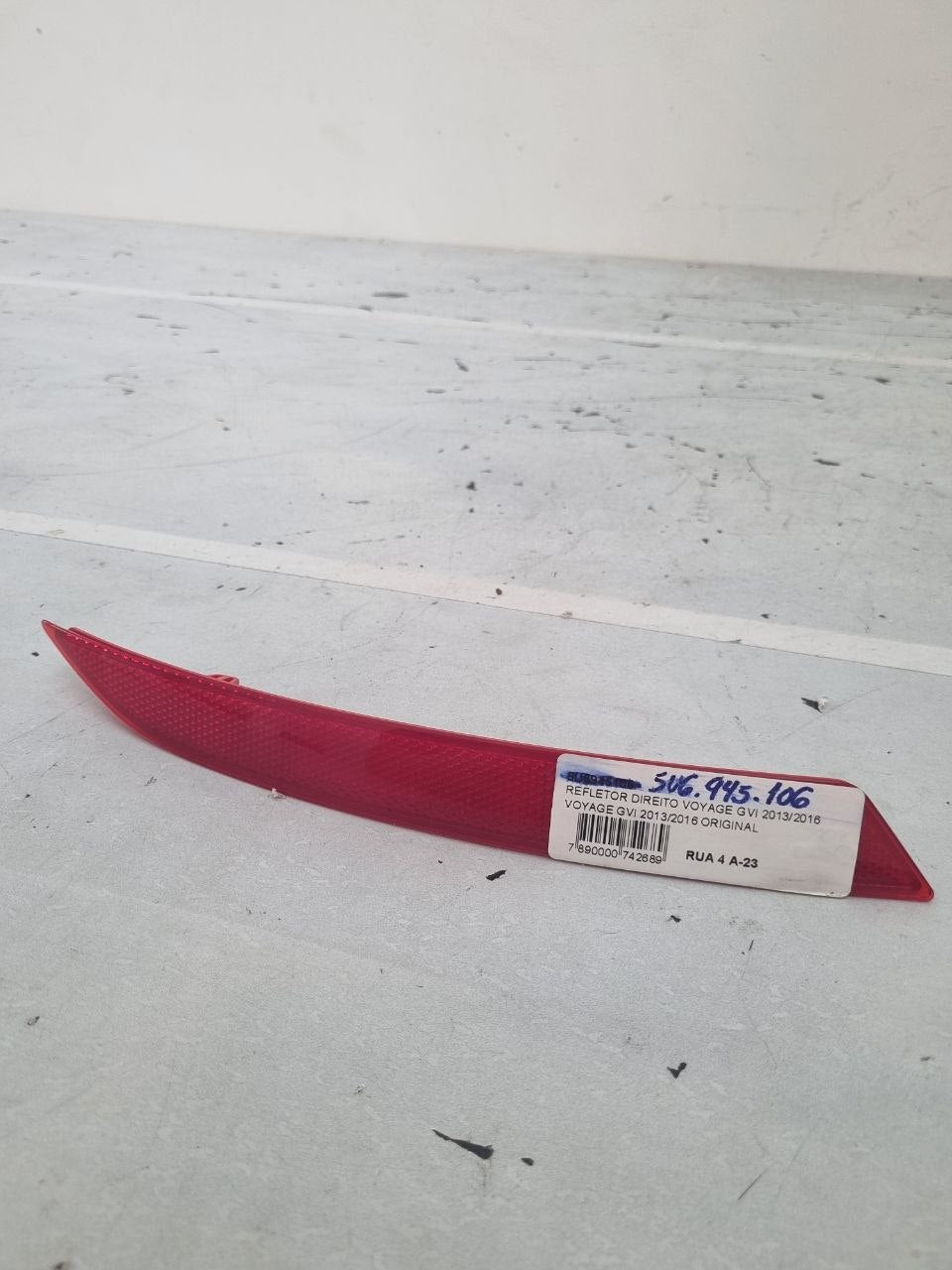 Refletor Traseiro Dir Volkswagen Voyage 2013/2016 - Original