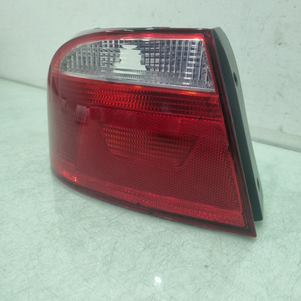 Lanterna Tras Esq VW Voyage 2013/2021 Usada