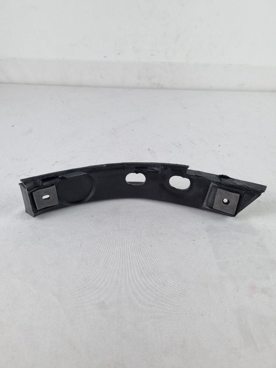 Suporte Guia Parachoque Tras Chevrolet Celta 2001/2016