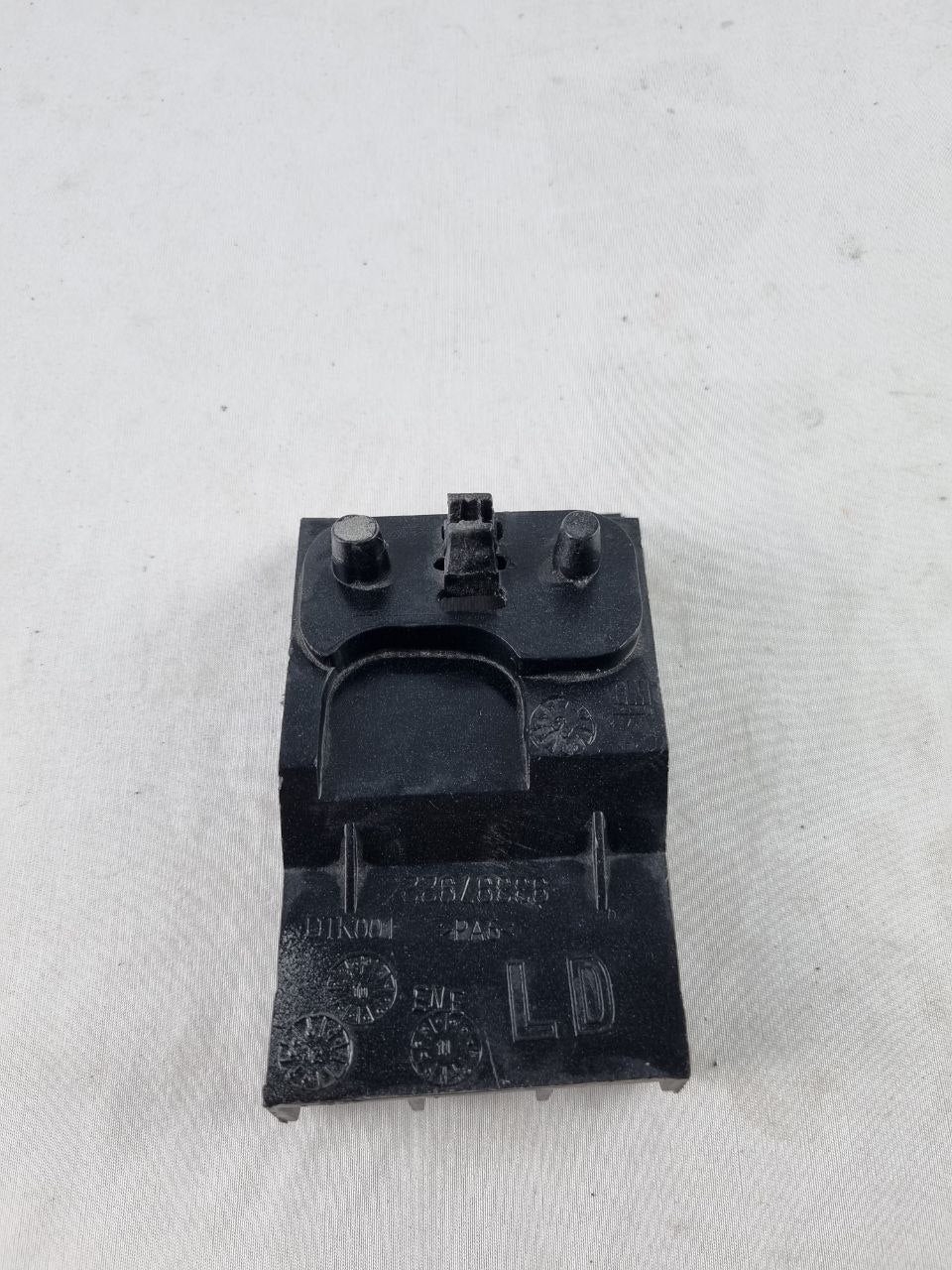 Retentor Deslizante Para-choque Diant Dir GM Corsa 2000/2012