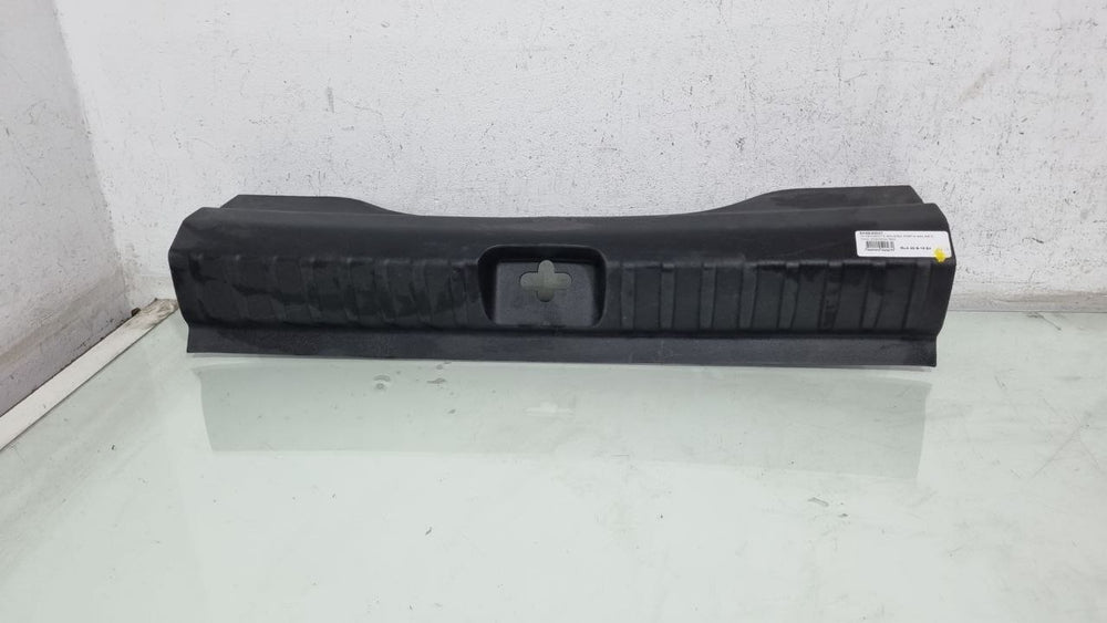 Acabamento Soleira Porta Malas Chevrolet Onix 2020/2024