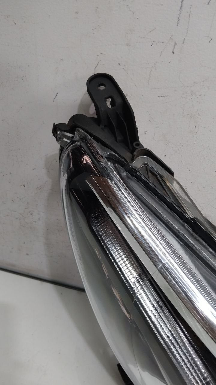 Farol lado direito full léd Toyota hilux 2022 a 2025