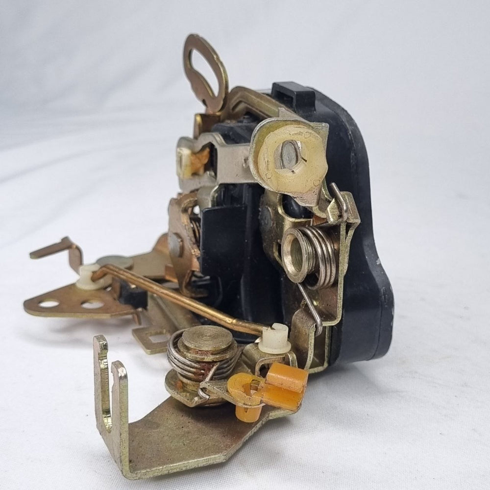 Fechadura Porta Traseira Direita Chevrolet Corsa 1997/2002 Usada