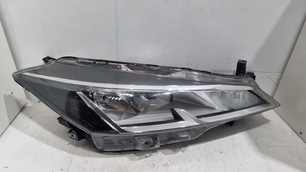 Farol Diant Dir Nissan Kicks 2021/2024