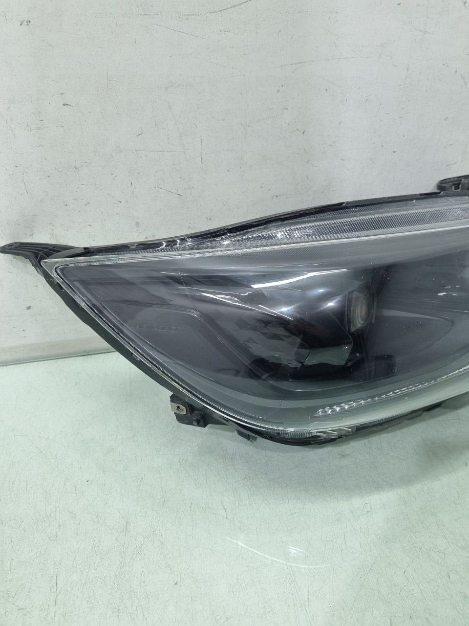 Farol Dianteiro Direito Chevrolet Onix Turbo 2020/2024 Usado