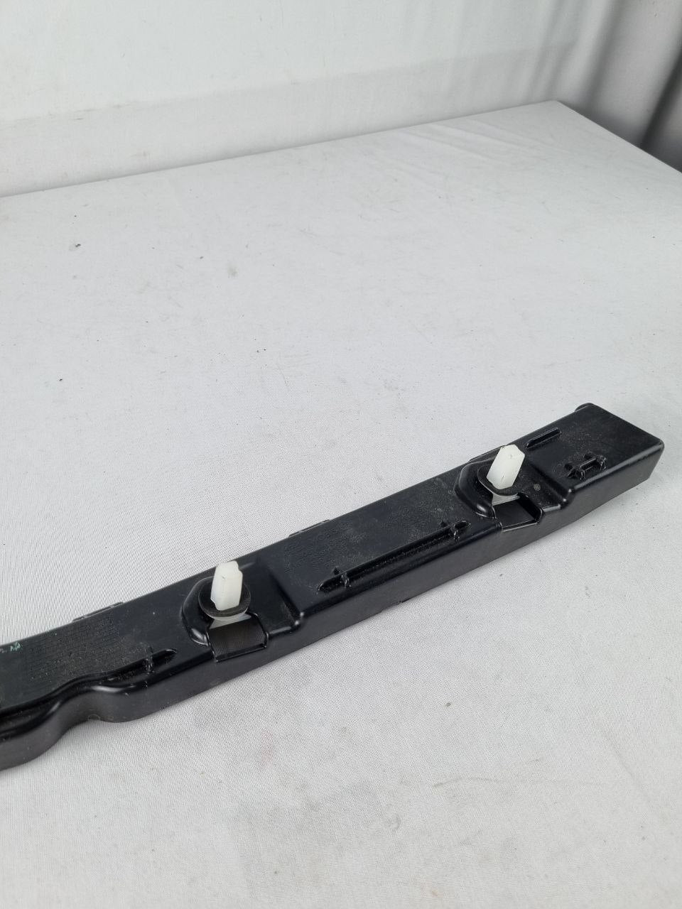 Guia Suporte Para-choque Tras Esq Hyundai HB20 Sedan 2012/2019