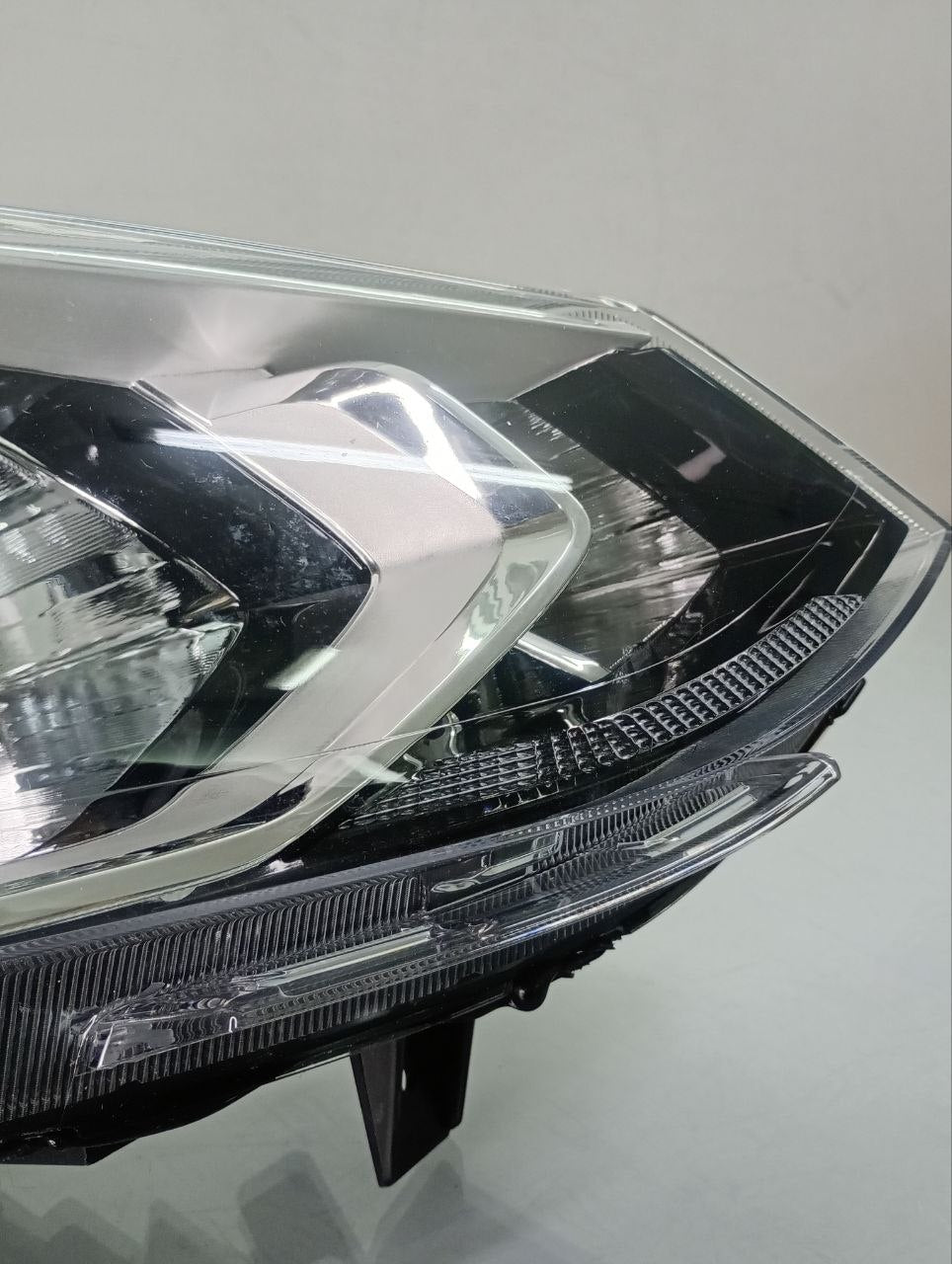 Farol Dianteiro Direito Chevrolet Onix 2023/2025 Novo